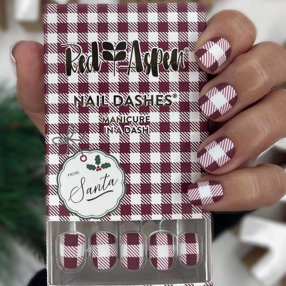 Sassy Santa’s Scarf - Red Aspen Nail Dashes - Picture 1 of 3